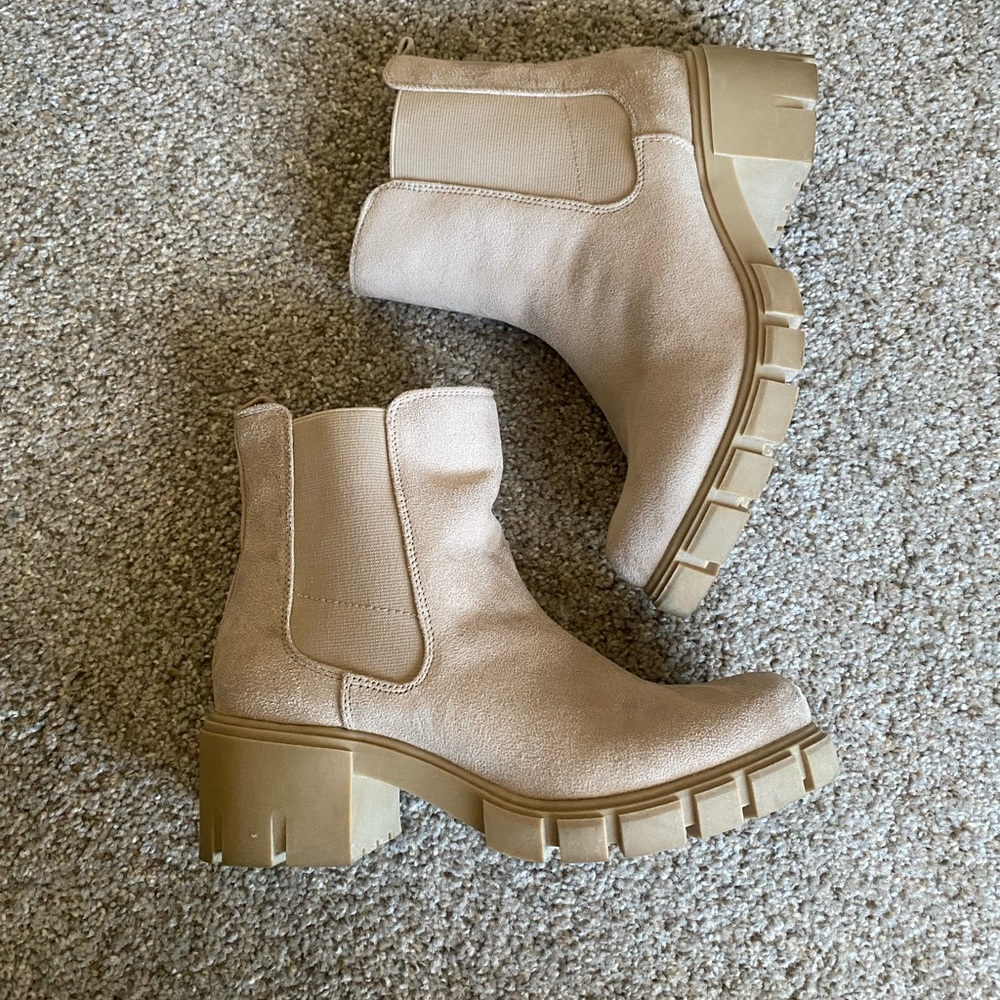 Madden girl neutral boots size 9